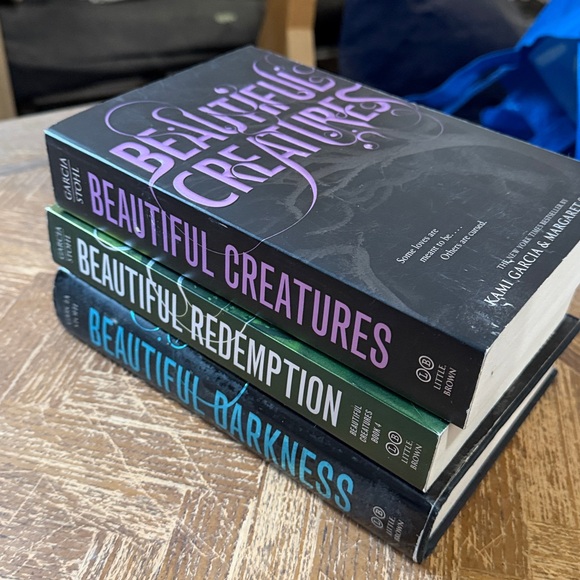 Beautiful Creatures Books - Picture 2 of 3